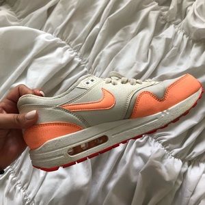 PINK & WHITE NIKE AIRS